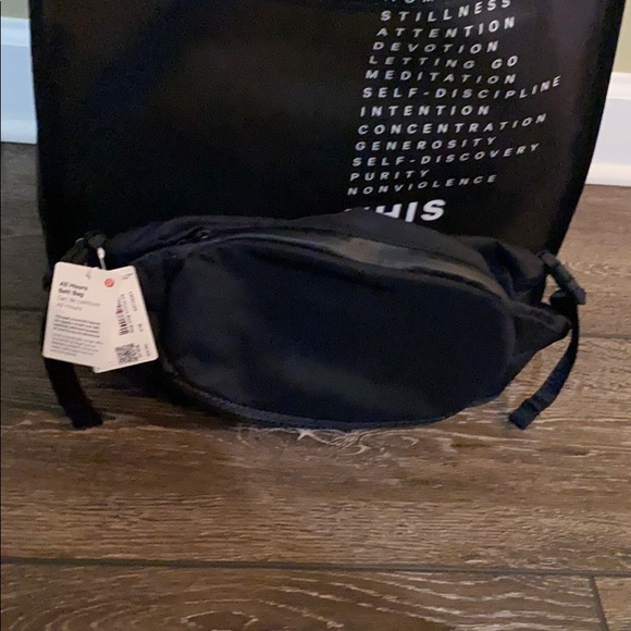 NWT lululemon All Hours Belt Bag - Picture 3 of 14
